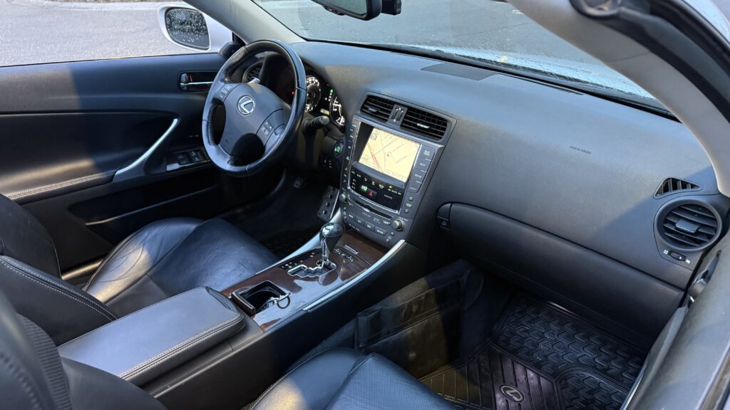 2010 Lexus IS350C Ultra Premium